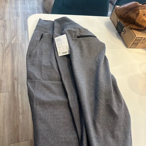 Athleta Venice Grey Venice Jogger - Picture 2 of 5